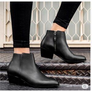 Thursday Boot Co. Downtown Black Leather Ankle Boots Women’s Size 8